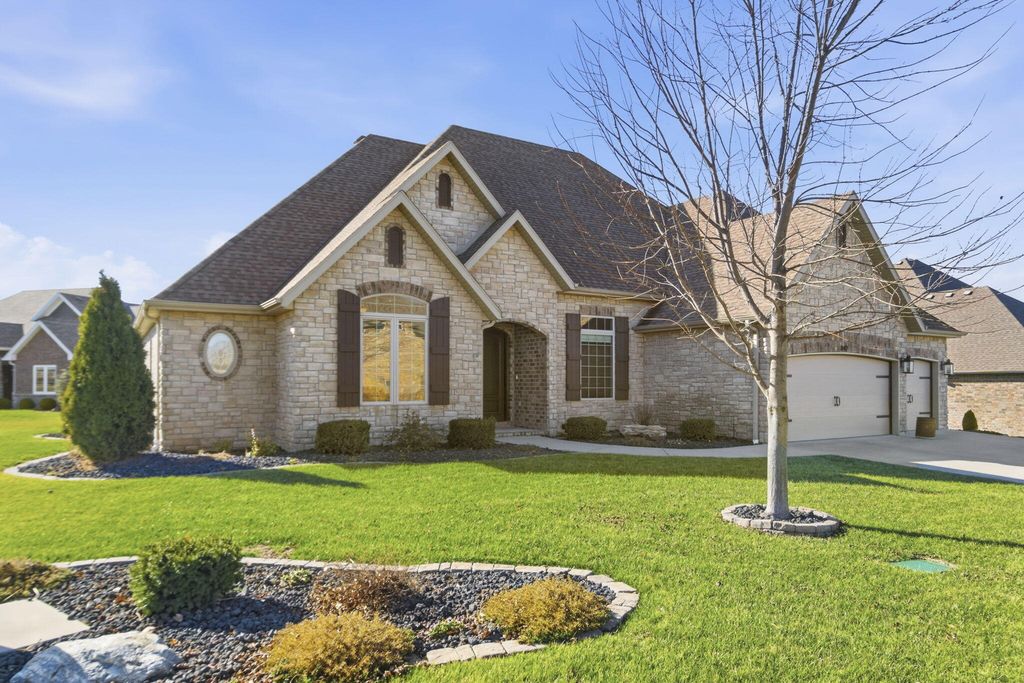 842 E Abbey Court, Nixa, MO 65714