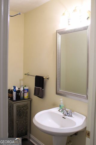 2534 Cedar Way, Loganville, GA 30052