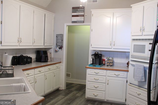 2534 Cedar Way, Loganville, GA 30052