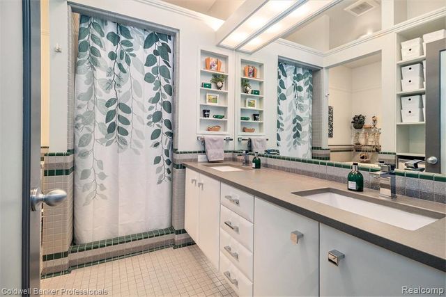 3940 Dexter Ann Arbor Road, Ann Arbor, MI 48103