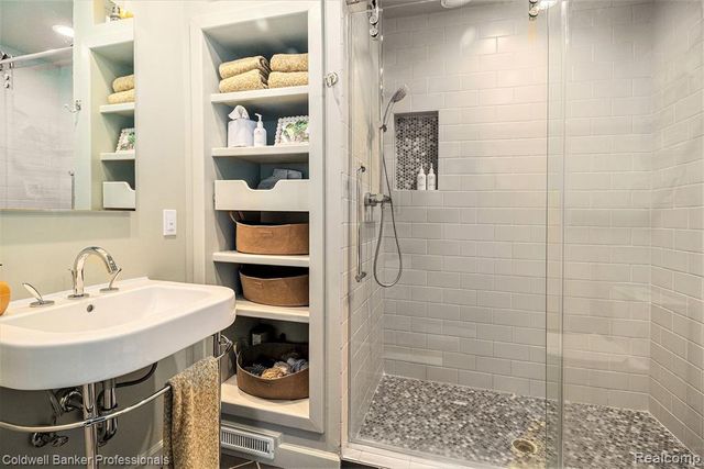 3940 Dexter Ann Arbor Road, Ann Arbor, MI 48103