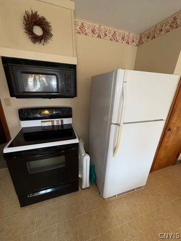 2092 West Genesee Street Road, Aurelius, NY 13021