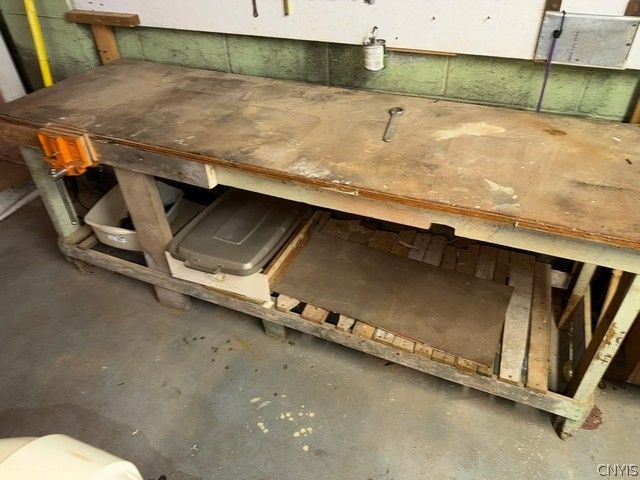 2092 West Genesee Street Road, Aurelius, NY 13021