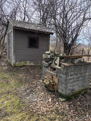 2092 West Genesee Street Road, Aurelius, NY 13021