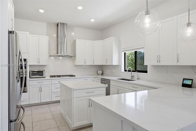 10870 Windward St, Parkland, FL 33076