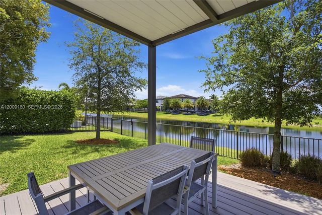 10870 Windward St, Parkland, FL 33076