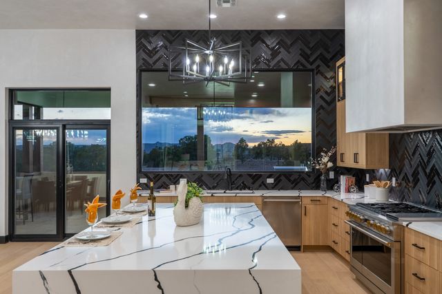 19 Summer Storm Circle, Santa Fe, NM 87506