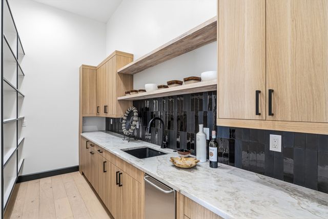 19 Summer Storm Circle, Santa Fe, NM 87506