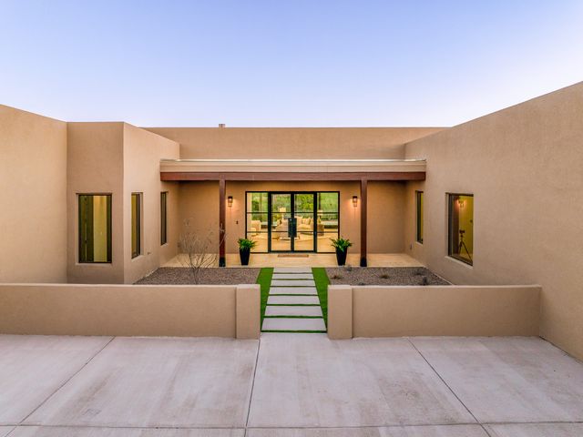 19 Summer Storm Circle, Santa Fe, NM 87506