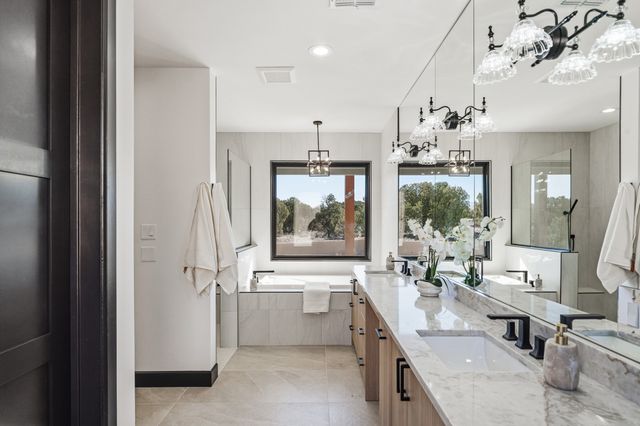 19 Summer Storm Circle, Santa Fe, NM 87506