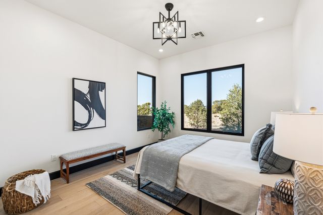 19 Summer Storm Circle, Santa Fe, NM 87506