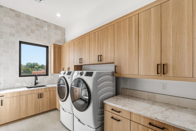 19 Summer Storm Circle, Santa Fe, NM 87506