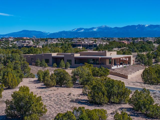 19 Summer Storm Circle, Santa Fe, NM 87506