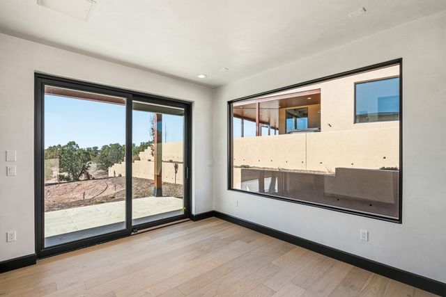 19 Summer Storm Circle, Santa Fe, NM 87506