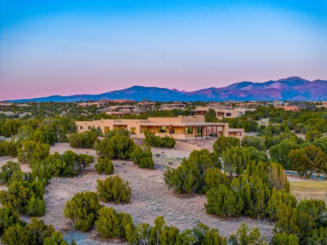 19 Summer Storm Circle, Santa Fe, NM 87506