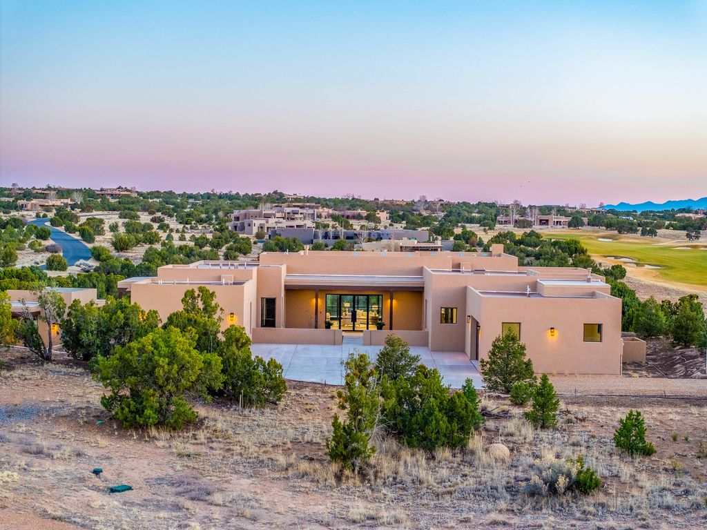 19 Summer Storm Circle, Santa Fe, NM 87506