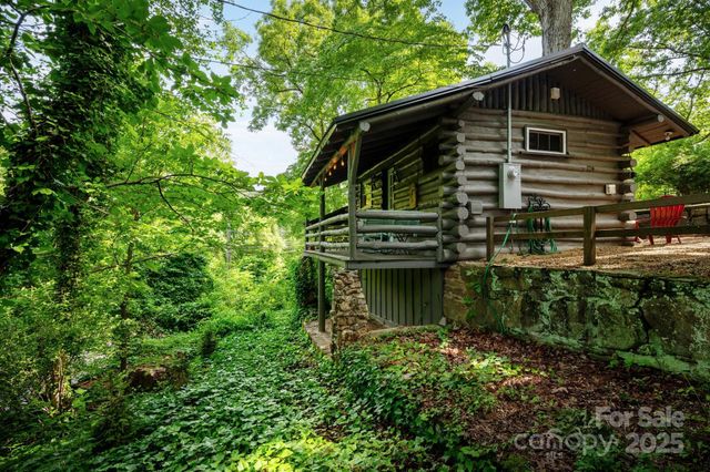 16 Cottage Drive, Asheville, NC 28805