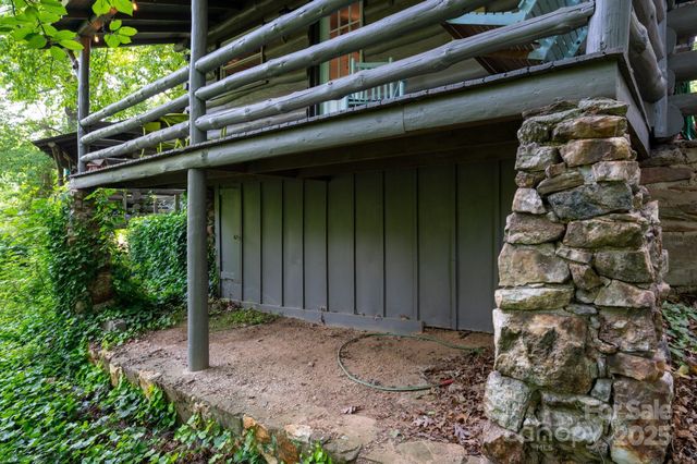 16 Cottage Drive, Asheville, NC 28805