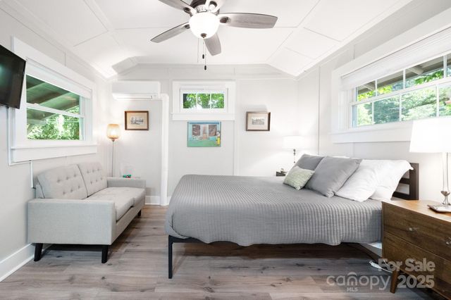 16 Cottage Drive, Asheville, NC 28805
