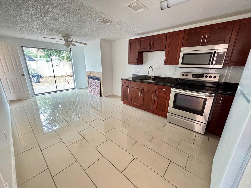 Image 11 of property listing at 10101 SPRINGTREE COURT, Tampa, FL 33615