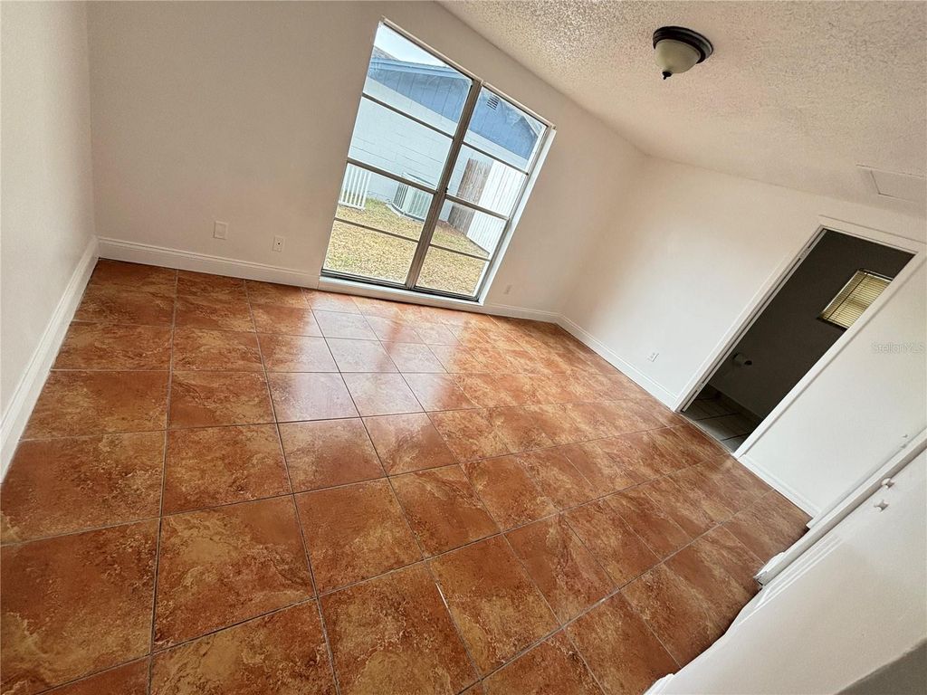 Image 15 of property listing at 10101 SPRINGTREE COURT, Tampa, FL 33615