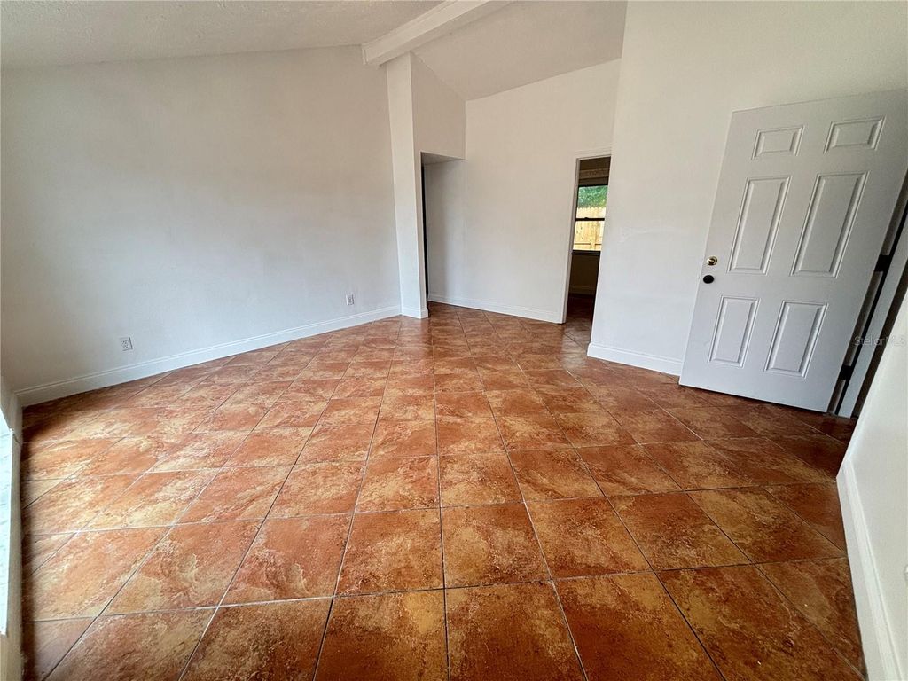 Image 7 of property listing at 10101 SPRINGTREE COURT, Tampa, FL 33615