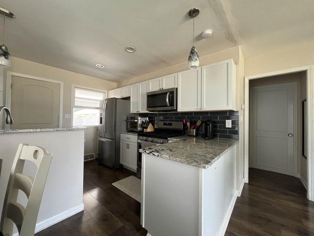 7737 10TH AVENUE, Kenosha, WI 53143