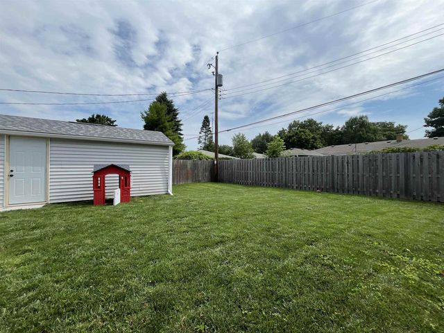 7737 10TH AVENUE, Kenosha, WI 53143