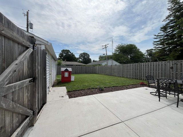 7737 10TH AVENUE, Kenosha, WI 53143