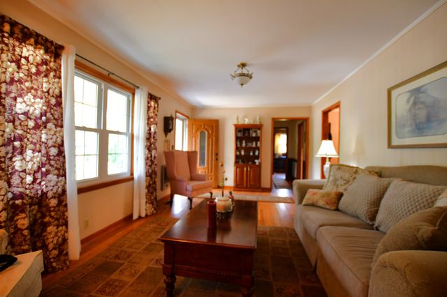 9073 Sherwood Rd, Sherwood, TN 37376