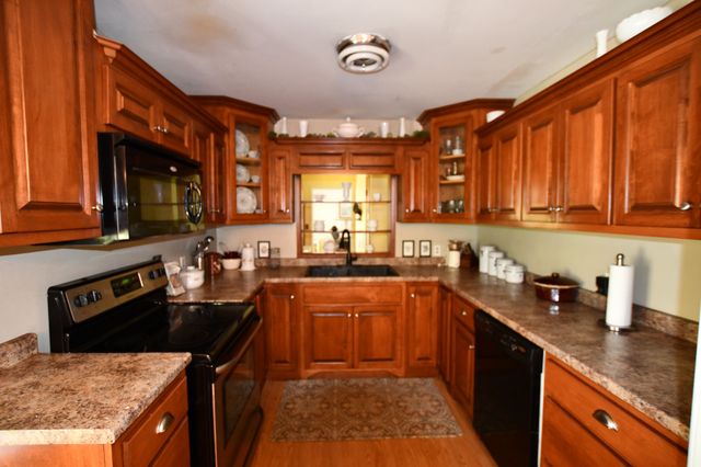 9073 Sherwood Rd, Sherwood, TN 37376