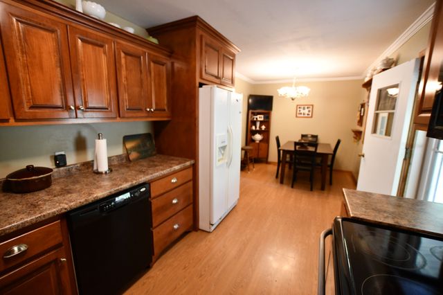 9073 Sherwood Rd, Sherwood, TN 37376