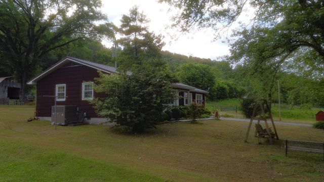 9073 Sherwood Rd, Sherwood, TN 37376