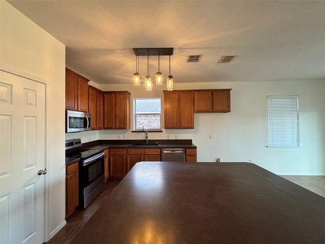 1021 San Antonio Drive, Forney, TX 75126