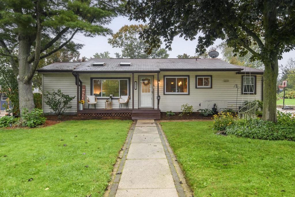 245 E Monroe STREET, Port Washington, WI 53074