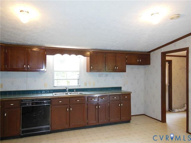 5018 Olgers Rd, Sutherland, VA 23885
