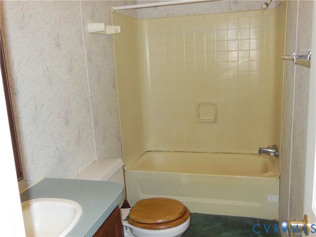 5018 Olgers Rd, Sutherland, VA 23885