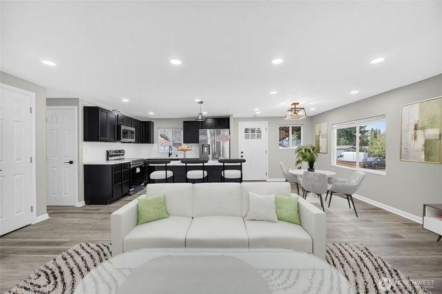 19220 128th Place NE, Bothell, WA 98011