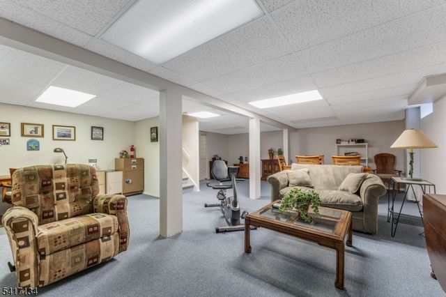 5 Choctaw Ridge Road, Branchburg Twp., NJ 08876