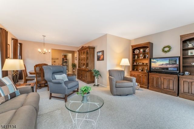 5 Choctaw Ridge Road, Branchburg Twp., NJ 08876