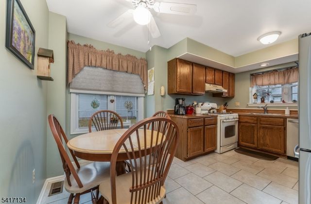 5 Choctaw Ridge Road, Branchburg Twp., NJ 08876