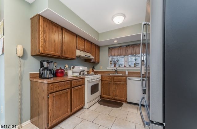 5 Choctaw Ridge Road, Branchburg Twp., NJ 08876