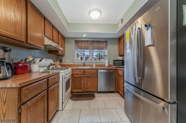 5 Choctaw Ridge Road, Branchburg Twp., NJ 08876