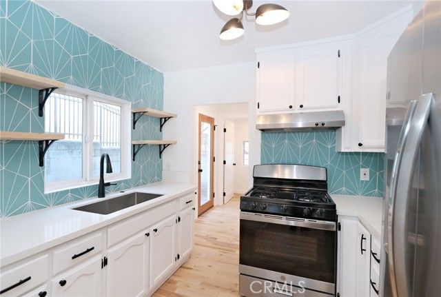 1361 Armadale Avenue, Los Angeles, CA 90042