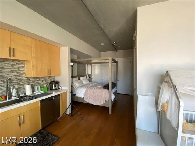 353 East Bonneville Avenue 301, Las Vegas, NV 89101