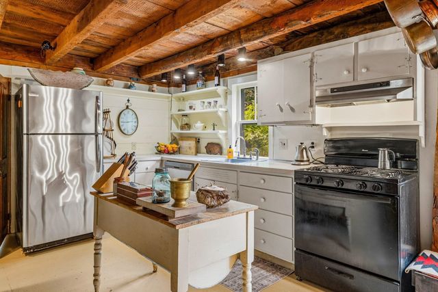 3 Moulton Ridge Road, Kensington, NH 03833