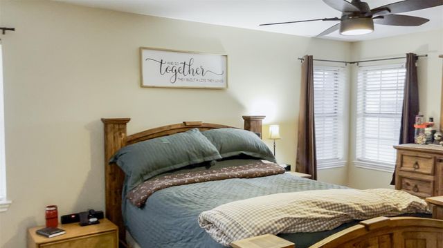 905 Center Street, El Campo, TX 77437