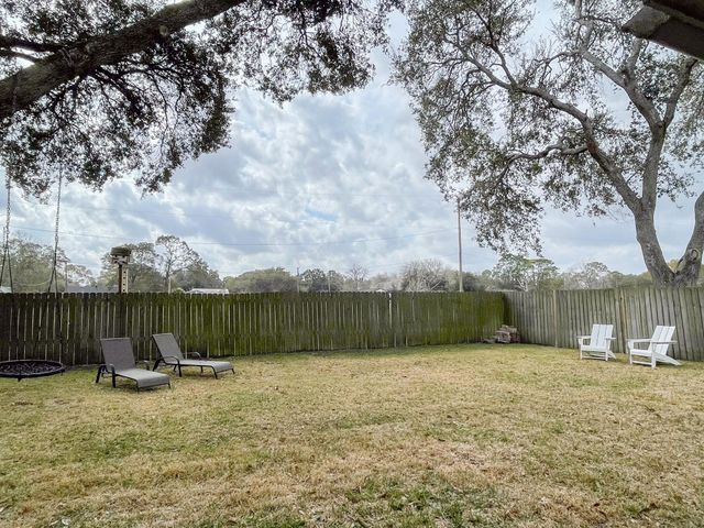 905 Center Street, El Campo, TX 77437