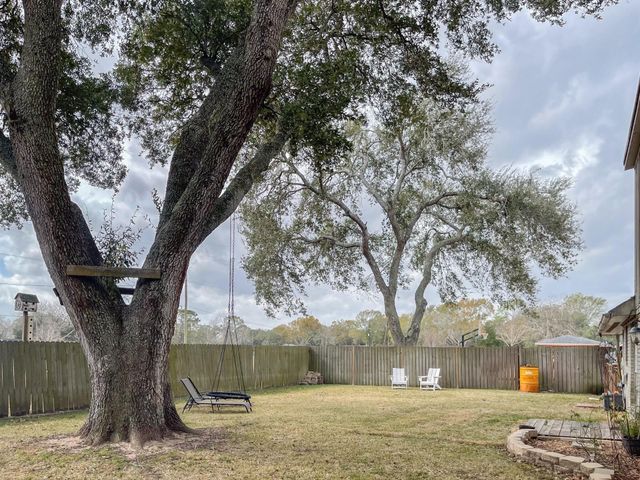 905 Center Street, El Campo, TX 77437