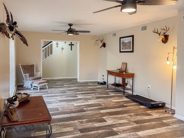 905 Center Street, El Campo, TX 77437